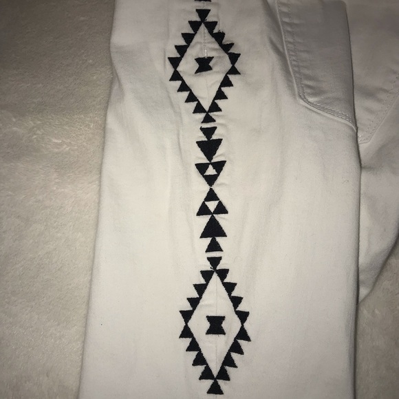 Chip & Pepper Aztec Jeans - Picture 5 of 5